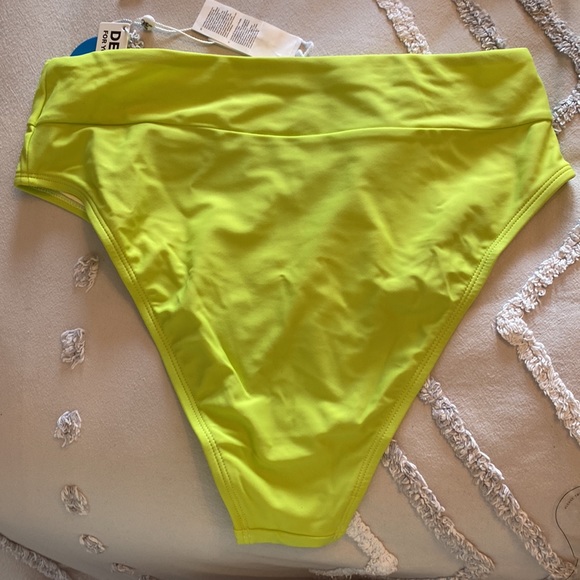 Lime Bikini! 👙 - Picture 3 of 6